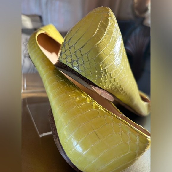 Jimmy Choo Pointed Python Flats Used - Picture 6 of 6